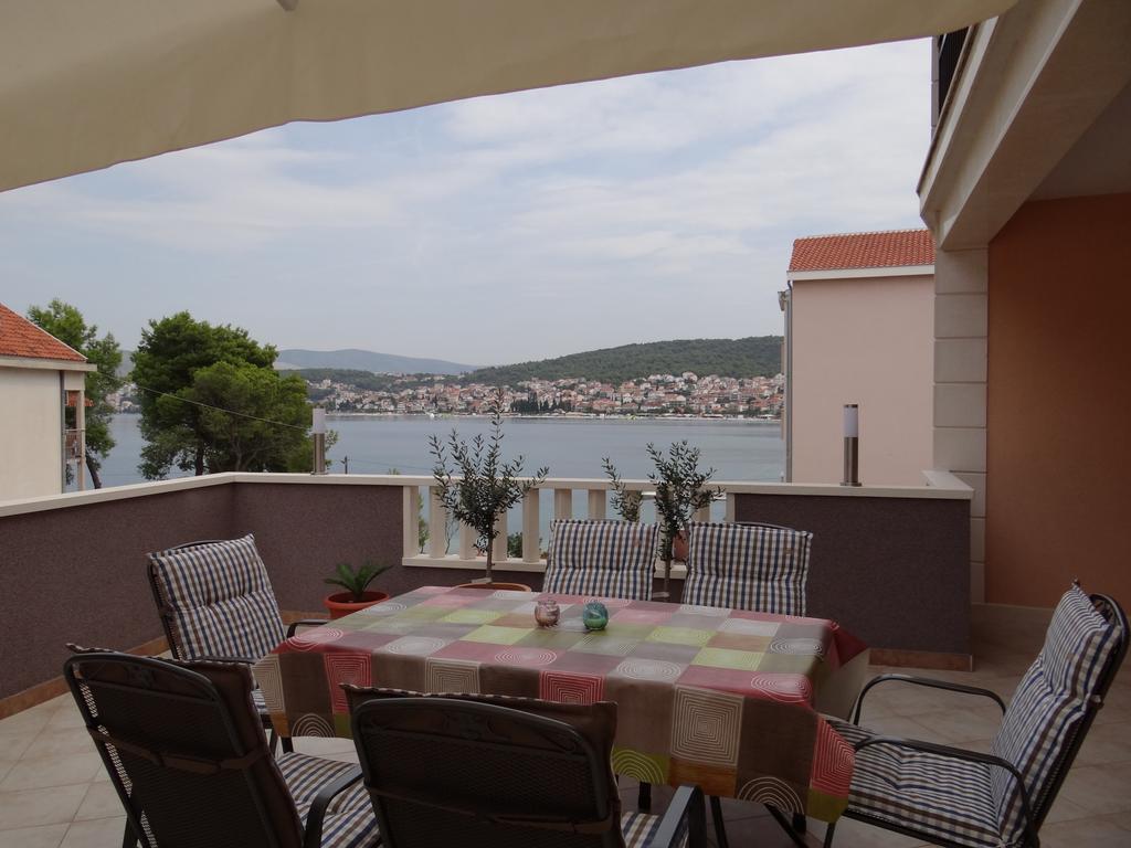 Lola * Trogir