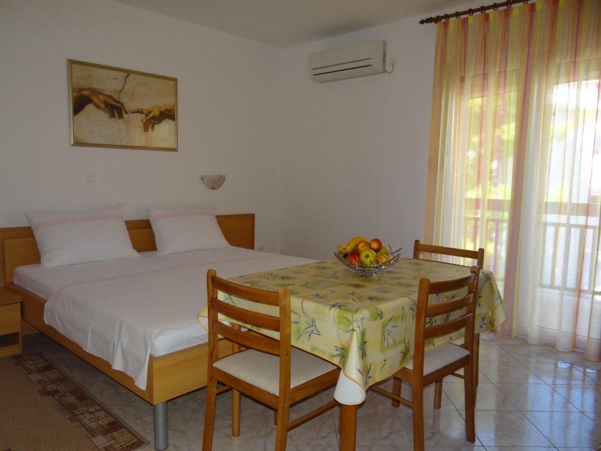 Lola * Trogir