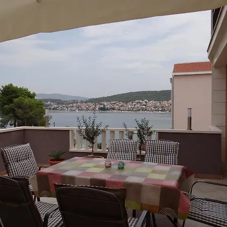 Vila Lola Apartmani Trogir Exterior photo