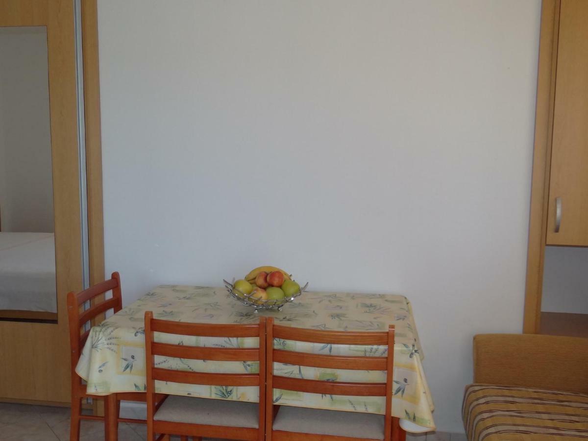 Apartment Lola